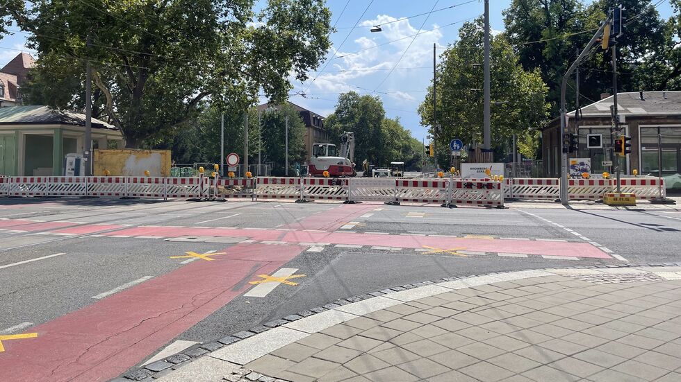 Gewohnter Anblick: 2024 war am Fetscherplatz monatelang eine Großbaustelle. Nun kehren ein paar Absperrungen teilweise zurück - wenn auch nur für ein paar Tage. (Symbolbild)