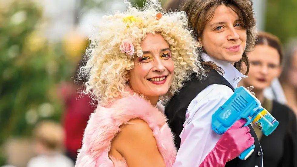 Beim Eröffnungsfest 2025 wurden auch Kostüme verkauft Beim Eröffnungsfest 2025 wurden auch Kostüme verkauft