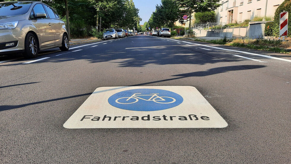 Auf Fahrradstraßen gelten für Radfahrer besondere Rechte. Auf Fahrradstraßen gelten für Radfahrer besondere Rechte.