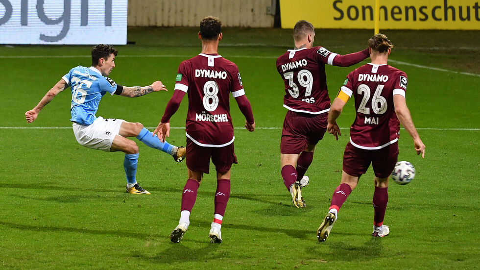Philipp Steinhardt erzielt das 1:0 für 1860 München 