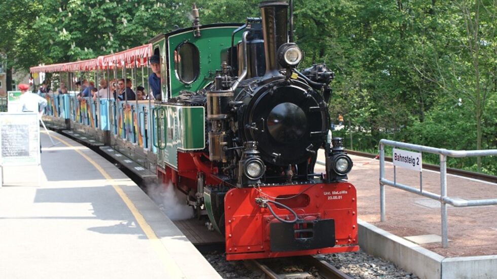 Dampflok der Parkeisenbahn (Archiv)