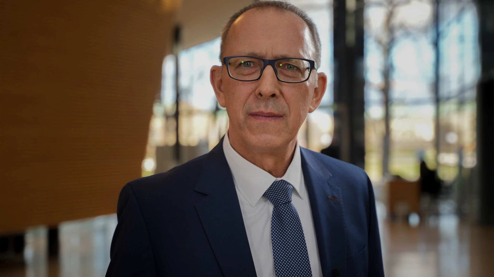 Jorg Urban wurde mit deutlicher Mehrheit wieder gewählt. Jorg Urban wurde mit deutlicher Mehrheit wieder gewählt.