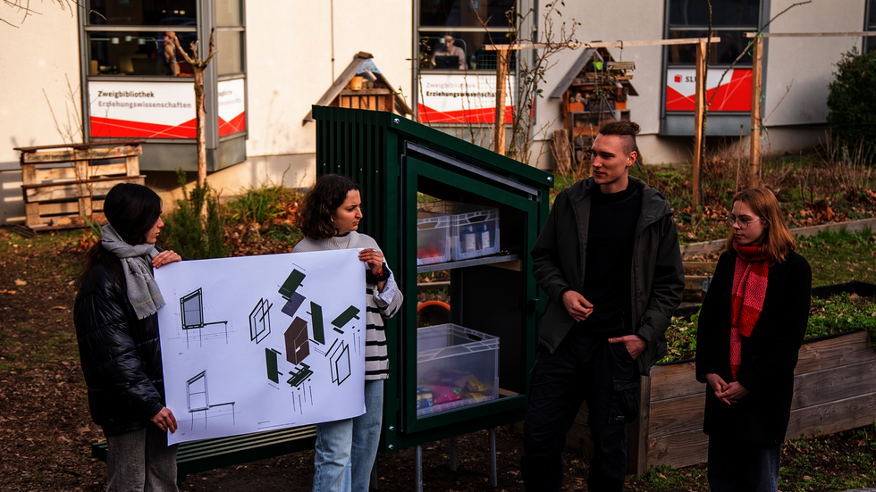 Architektur Studenten der TU Dresden haben selbst Hand angelegt und die beiden Fairteiler geplant, entworfen und gebaut. Architektur Studenten der TU Dresden haben selbst Hand angelegt und die beiden Fairteiler geplant, entworfen und gebaut.