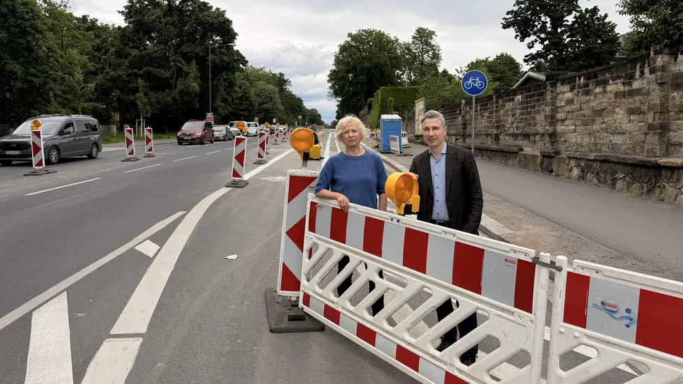 Simone Prüfer vom Straßen- und Tiefbauamt und Baubürgermeister Stephan Kühn Simone Prüfer vom Straßen- und Tiefbauamt und Baubürgermeister Stephan Kühn