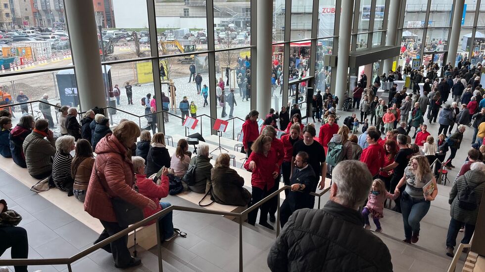 Der Eingangsbereich ist hell und geräumig