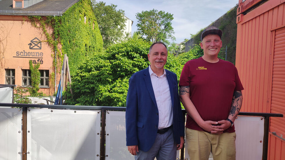 Stadtbezirksamtsleiter André Barth und der neue Nachtschlichter-Chef Florian Bölike.