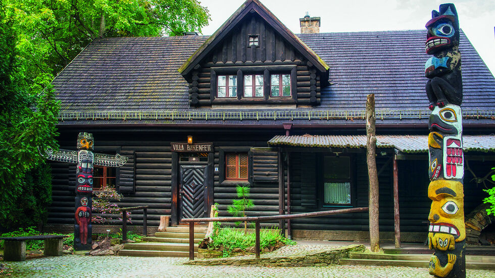 Durch Spenden konnte das Dach der Villa Bärenfett vom Karl-May-Museum wieder auf Vordermann gebracht werden. (Archivbild)