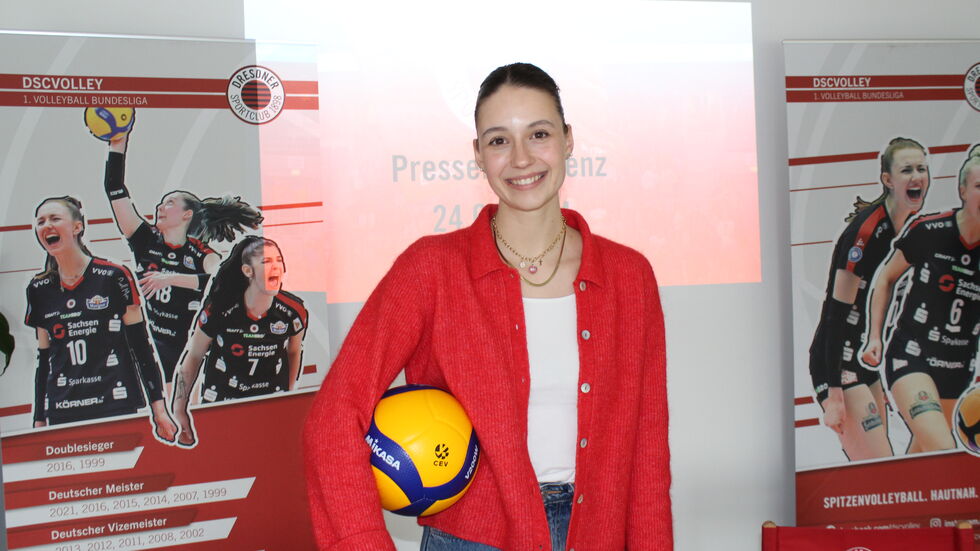 Julie Lengweiler bei ihrer Vorstellung am Mittwoch in Dresden.