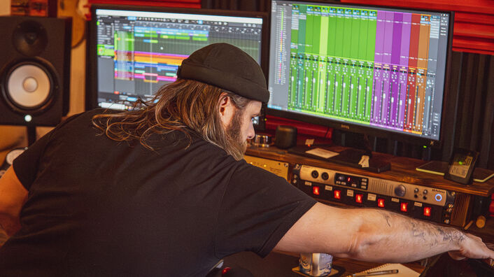 Musiker Willi Papperitz "Whysker" im Studio