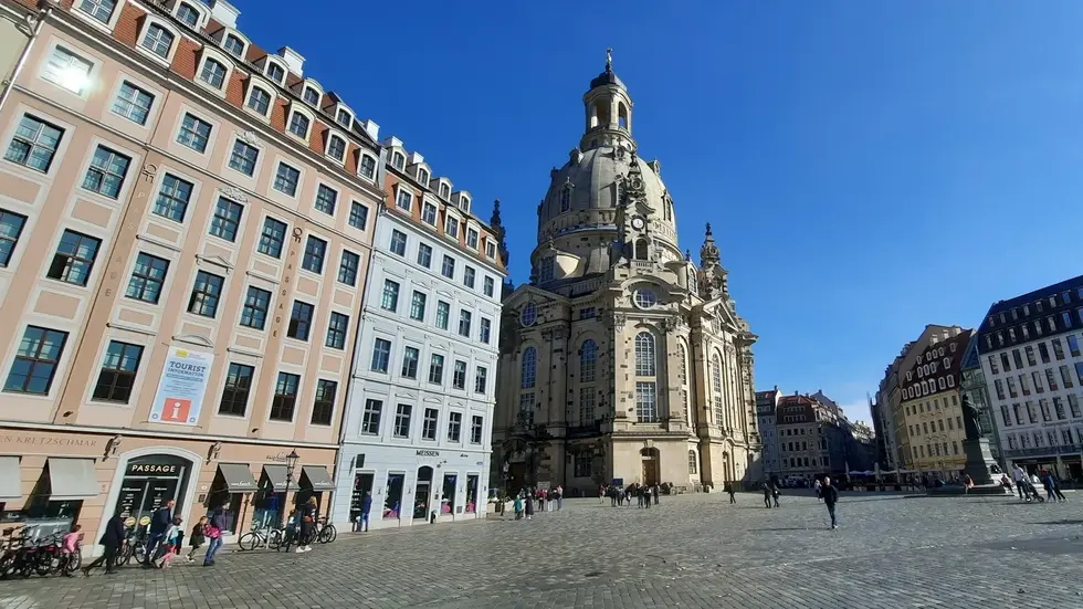 Die Dresdner Frauenkirche wird (wieder) zum Lernort für Hunderte Schüler. Die Dresdner Frauenkirche wird (wieder) zum Lernort für Hunderte Schüler.