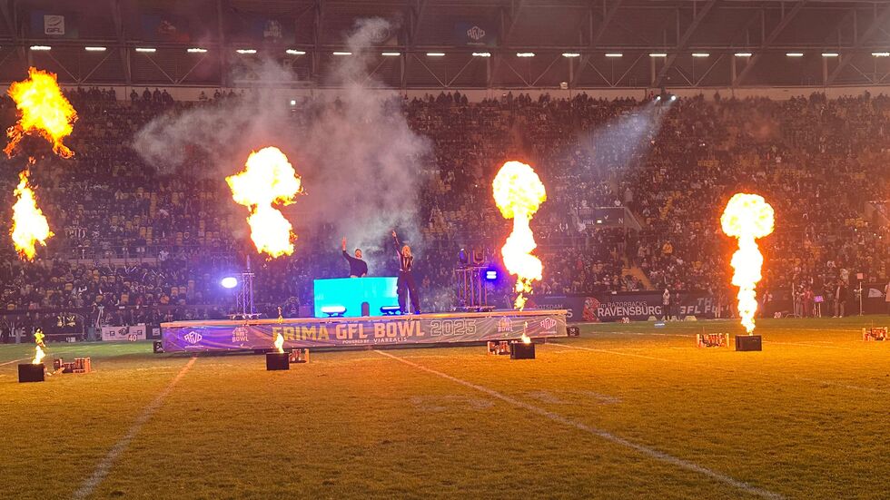 Halftime Show mit Glasperlenspiel #GFLBowl2025