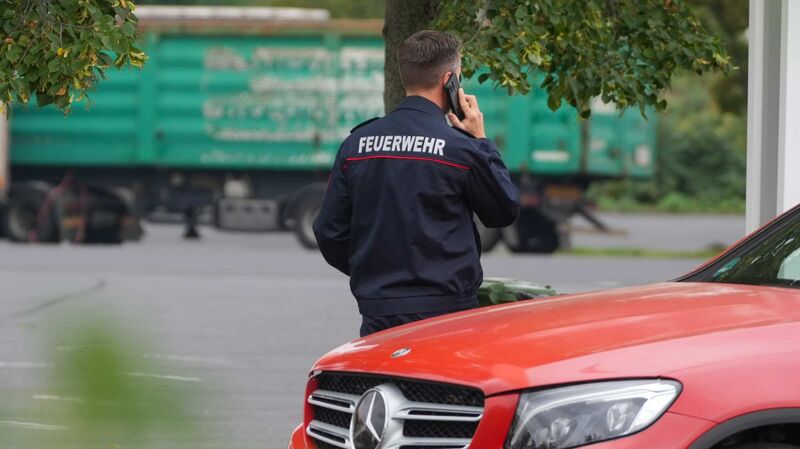 Auch die Dresdner Feuerwehr ist von dem Sperrkreis betroffen.