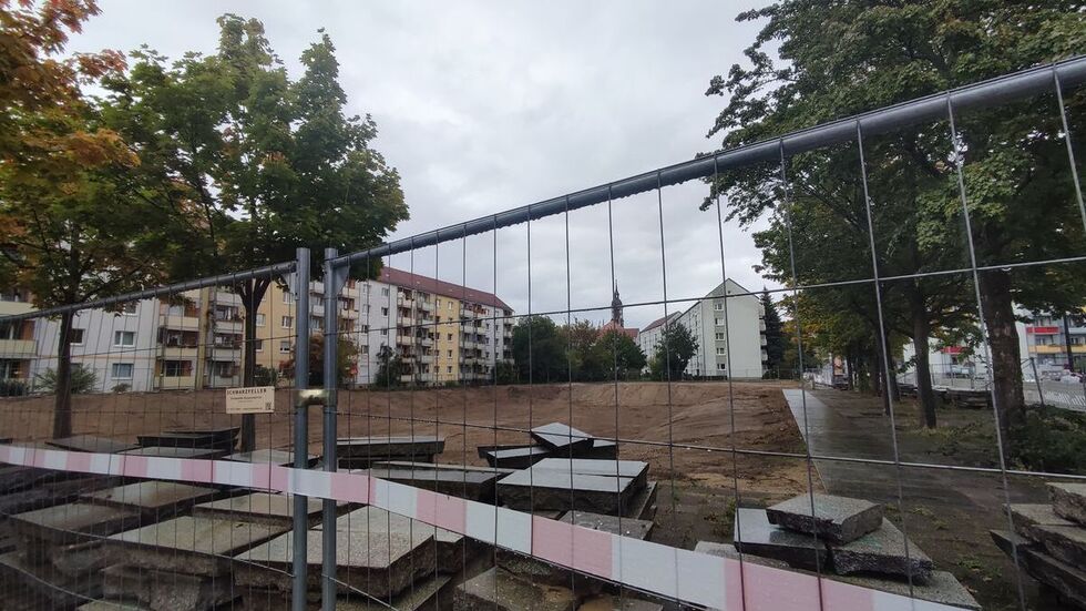 Ursprünglich sollt hier zeitnah ein Neubau mit Wohnungen entstehen. Ursprünglich sollt hier zeitnah ein Neubau mit Wohnungen entstehen.