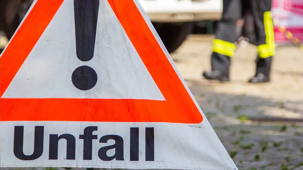 Auf der A4 gab es am Montagvormittag einen Unfall. (Symbolbild) Auf der A4 gab es am Montagvormittag einen Unfall. (Symbolbild)