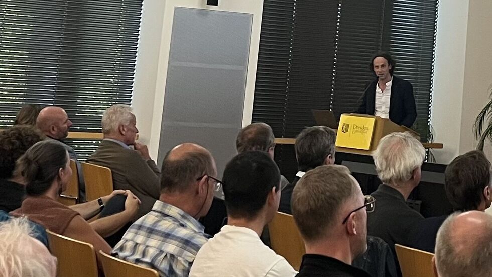 Frank Wiesner trug kürzlich im Rathaus seine Pläne zum ebenfalls zerstörten Venezianischen Haus vor