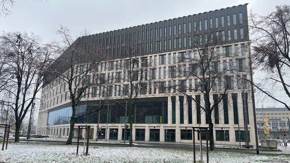 Das Stadtforum öffnete am 1. April und bietet 1000 Arbeitsplätze für 1500 Mitarbeiter, die es jedoch nicht voll ausnutzen