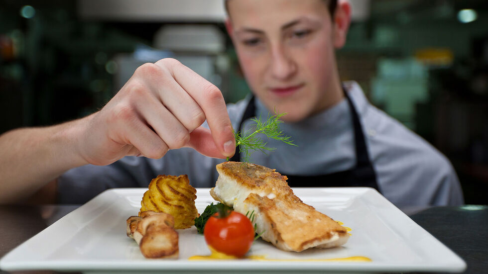 Die Ausbildung Koch landete auf Platz Fünf der angebotenen Lehrstellenplätze. (Symbolbild)