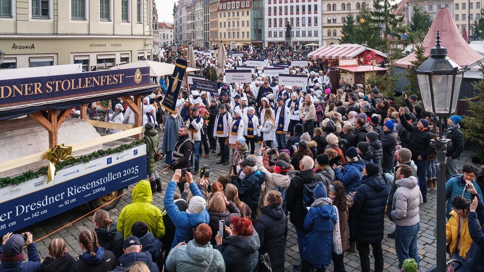 Festumzug am Dresdner Neumarkt Festumzug am Dresdner Neumarkt