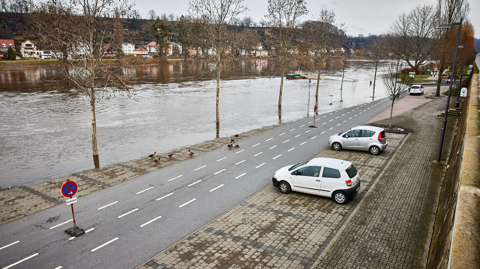 Autofahrer sollten daher am Wochenende nicht nahe des Flusses parken.