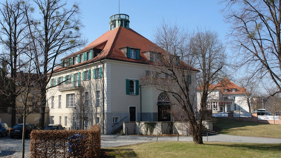 Studenten der TU Dresden wählen einen neuen Rektor. Studenten der TU Dresden wählen einen neuen Rektor.