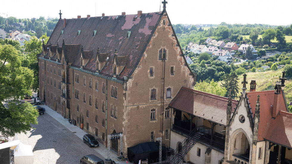 Das Kornhaus stammt aus dem Jahr 1470 und gehört zum Gebäudeensemble der Albrechtsburg. 
