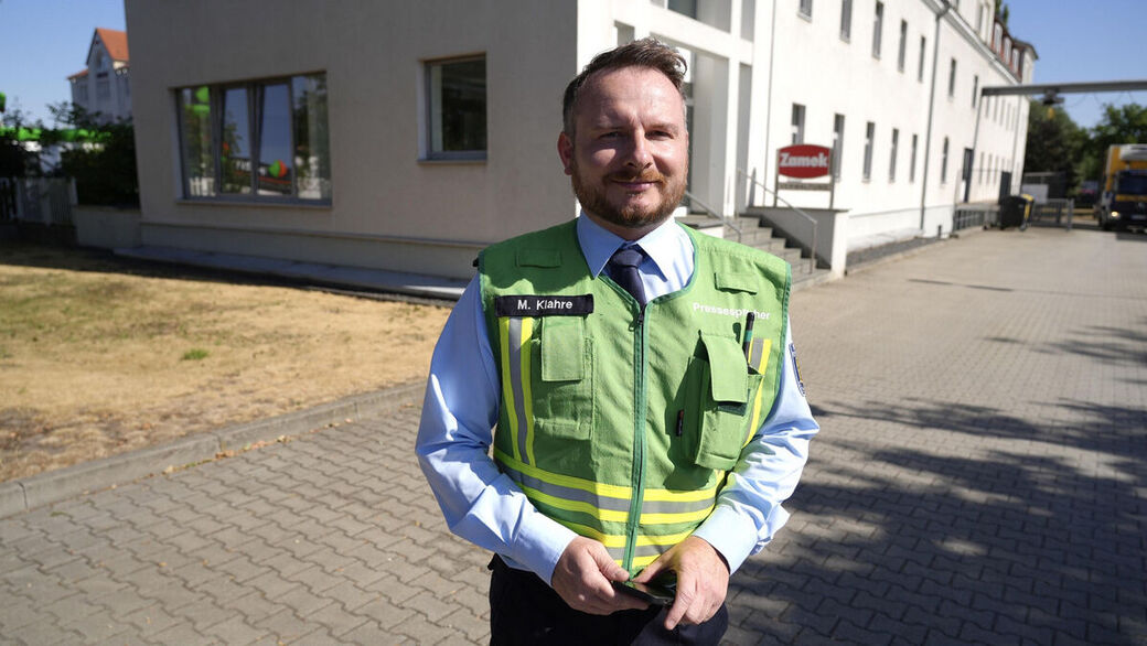 Feuerwehrsprecher Michael Klahre informiert über die aktuelle Lage.