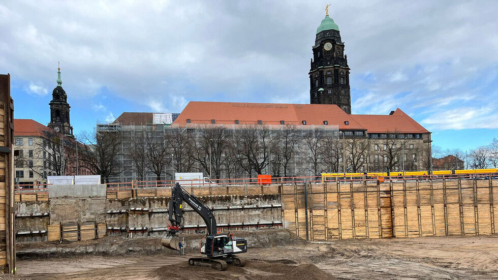 Die aktuelle Baustelle für das Verwaltungsgebäude am Ferdinandplatz. Die aktuelle Baustelle für das Verwaltungsgebäude am Ferdinandplatz.