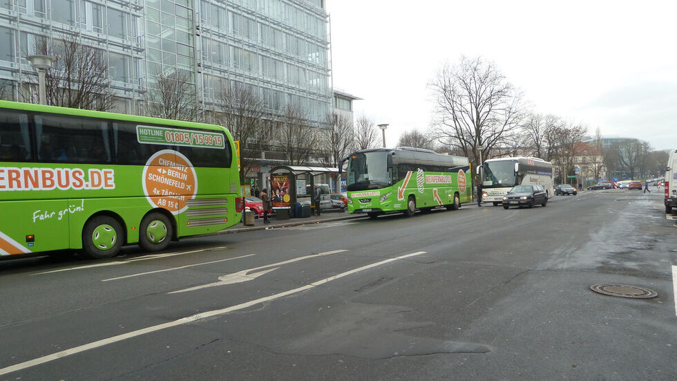 Die Fernbusse dürfen wieder zurück auf ihren Stammplatz. (Symbolbild)