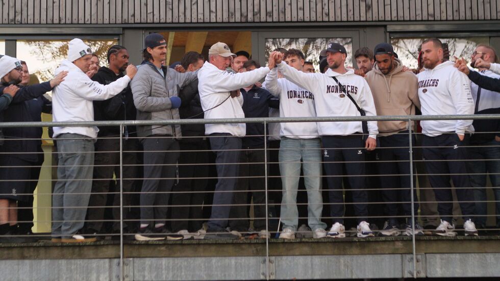 Alle zusammen: GO MONARCHS