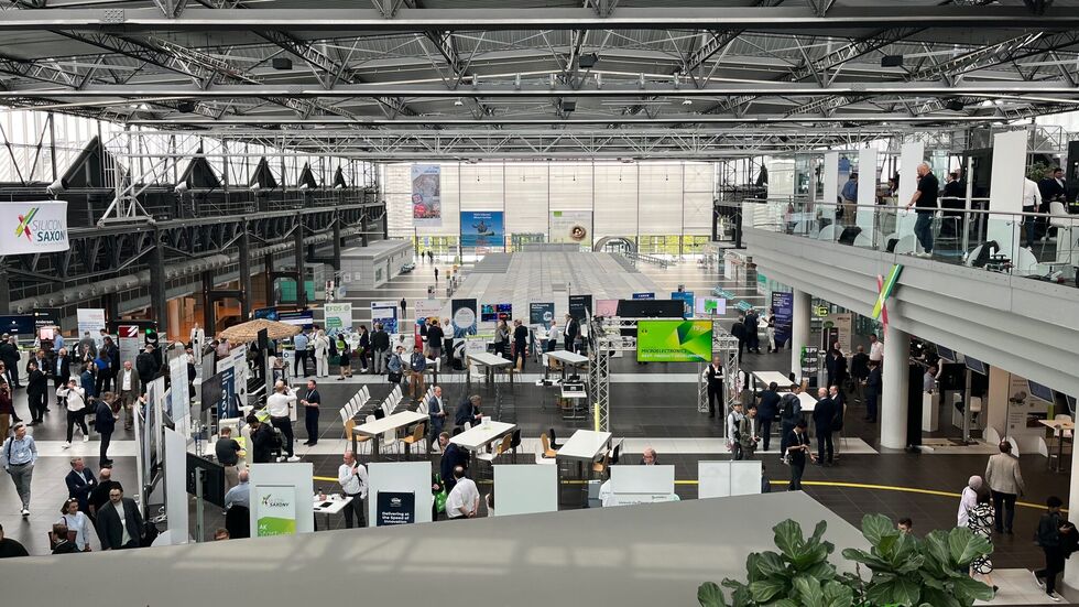 Auf der Konferenz-Ebene des Flughafen trafen sich 1000 Experten der Halbleiter-Industrie