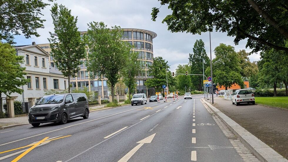Linksabbiegen von der Wigardstraße geht jetzt nicht mehr Linksabbiegen von der Wigardstraße geht jetzt nicht mehr