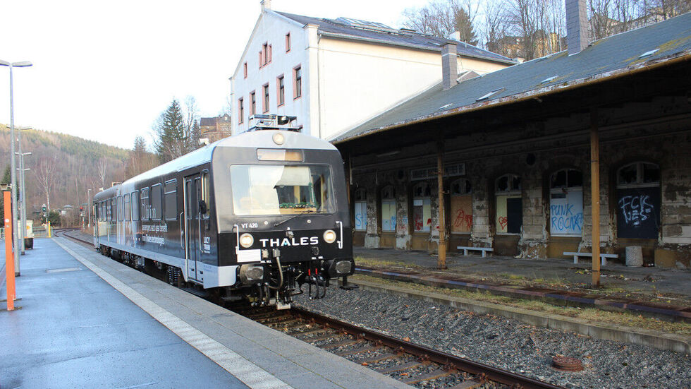 Mit dem Forschungszug "Lucy" wurden bereits erste Tests durchgeführt. Mit dem Forschungszug "Lucy" wurden bereits erste Tests durchgeführt.