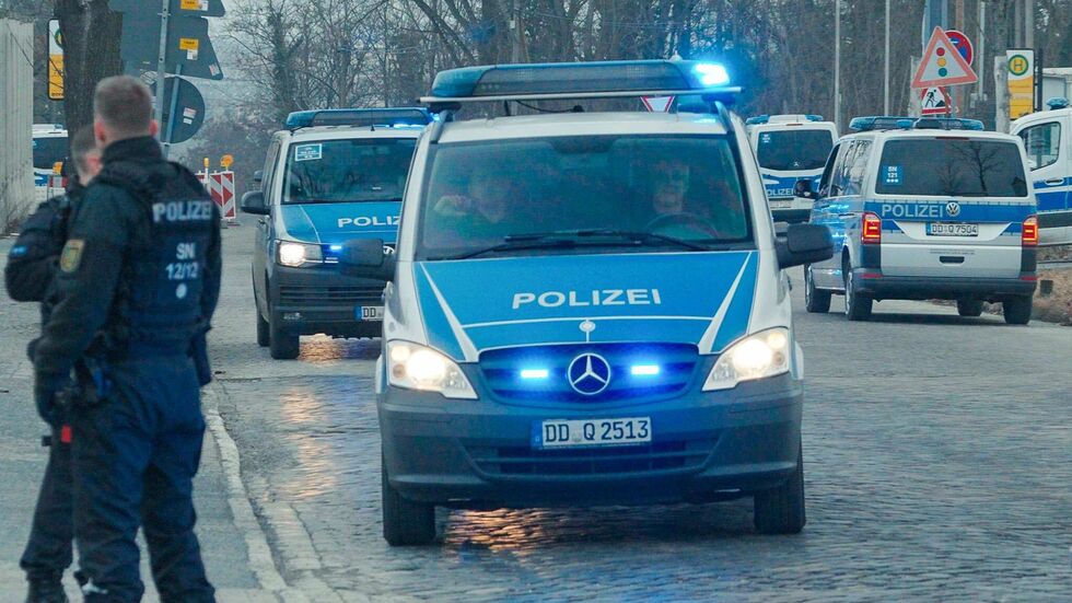 Die Polizei am Oberlandesgericht Dresden am Hammerweg.