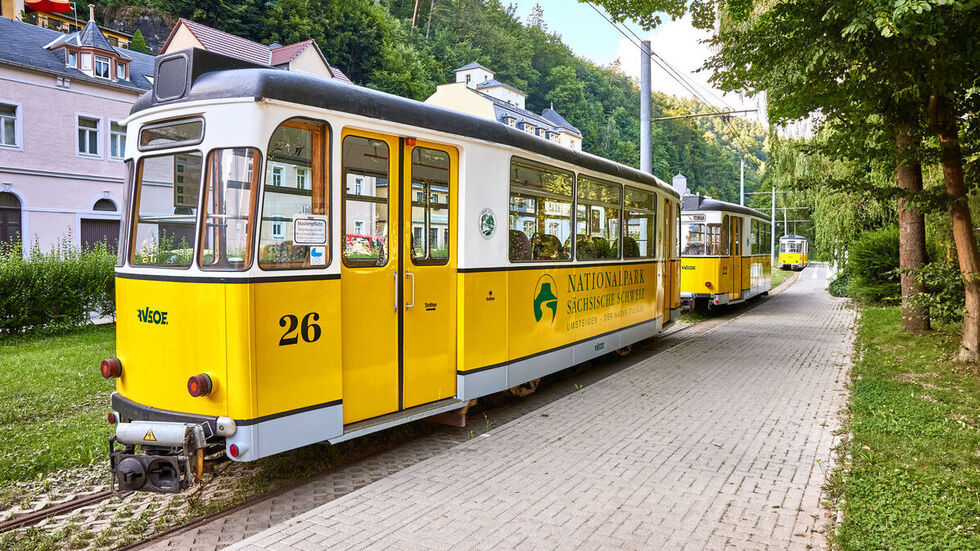 Die beliebte Traditionsbahn rollt zwischen Weihnachten und Silvester öfter. (Archivbild)