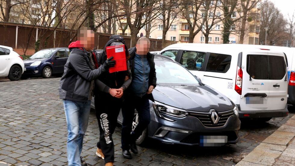 Der Tatverdächtige aus Coswig wurde am Mittag dem Haftrichter vorgeführt. (Foto: Tino Plunert)