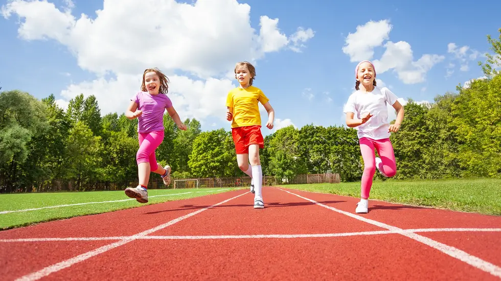 Rund 2500 Schüler sind am Dienstag in der Margon Arena in den Wettkampf getreten, um das Deutsche Sportabzeichen zu erhalten. Rund 2500 Schüler sind am Dienstag in der Margon Arena in den Wettkampf getreten, um das Deutsche Sportabzeichen zu erhalten.