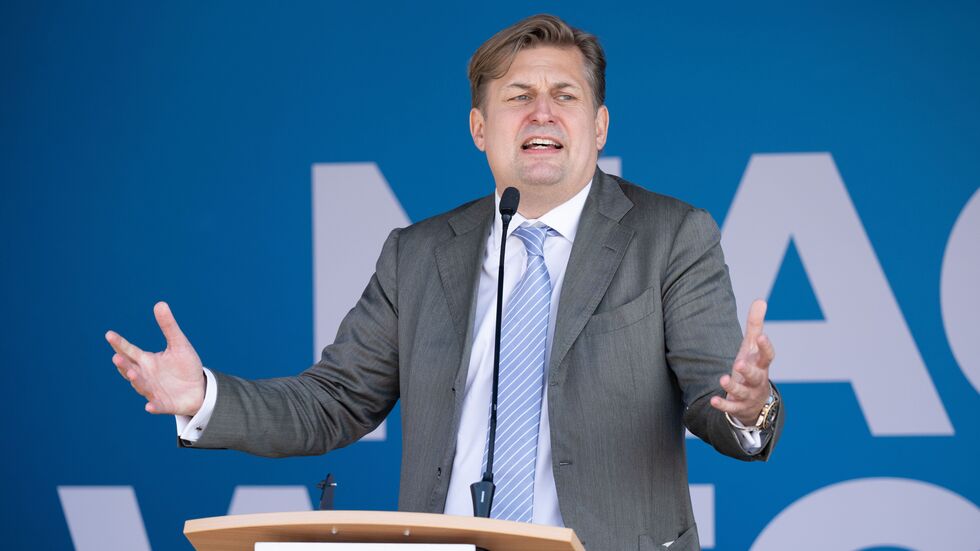 AfD-Politiker Maximilian Krah bei einer Wahlkampfveranstaltung im Sommer 2024 in Dresden. (Archivbild) AfD-Politiker Maximilian Krah bei einer Wahlkampfveranstaltung im Sommer 2024 in Dresden. (Archivbild)