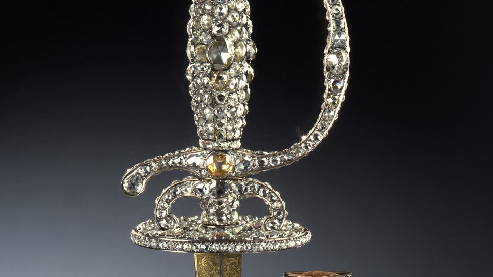 Degen aus der Diamantrosengarnitur 