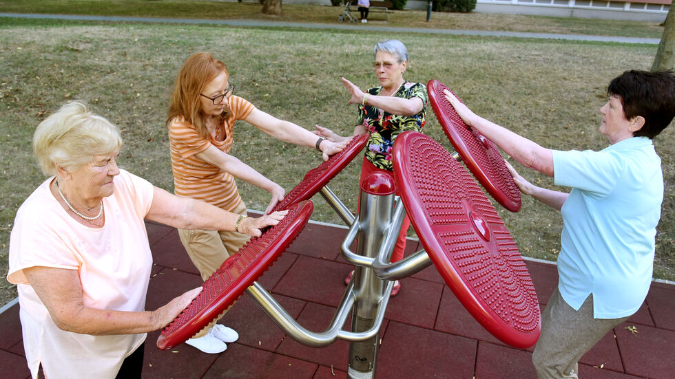 Menschen ab 60+ können wieder bei "Senioren-Fit" in Dresden mitmachen. (Symbolbild)