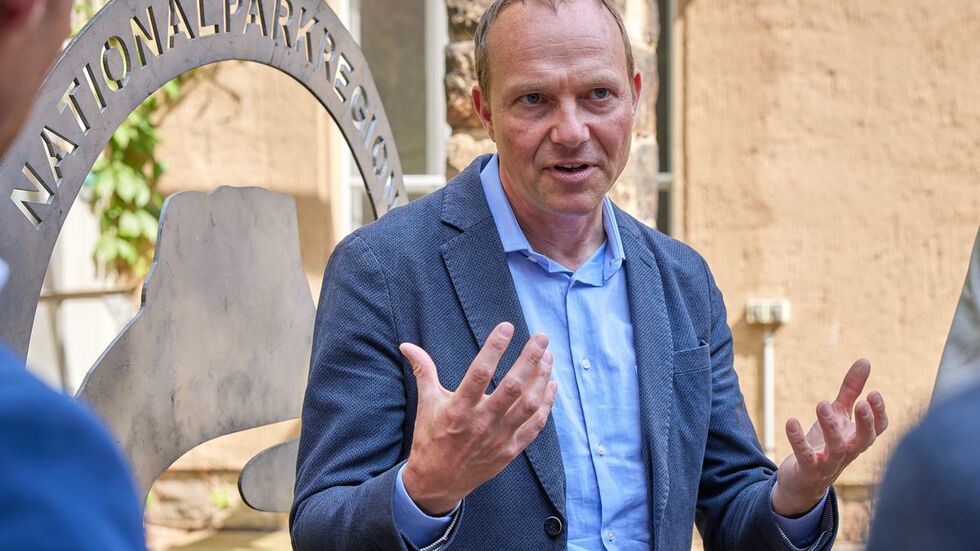 Die Waldbrandprävention sei enorm wichtig für den Nationalpark, für den Schutz von Menschen, von Hab und Gut, betonte Umweltminister Wolfram Günther.