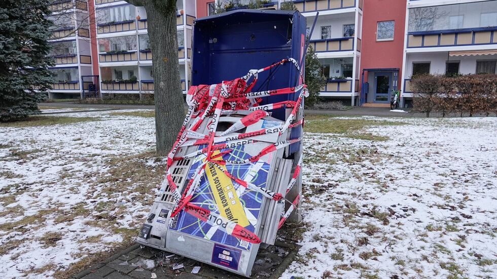 Der gesprengte Zigarettenautomat in Dresden-Prohlis.