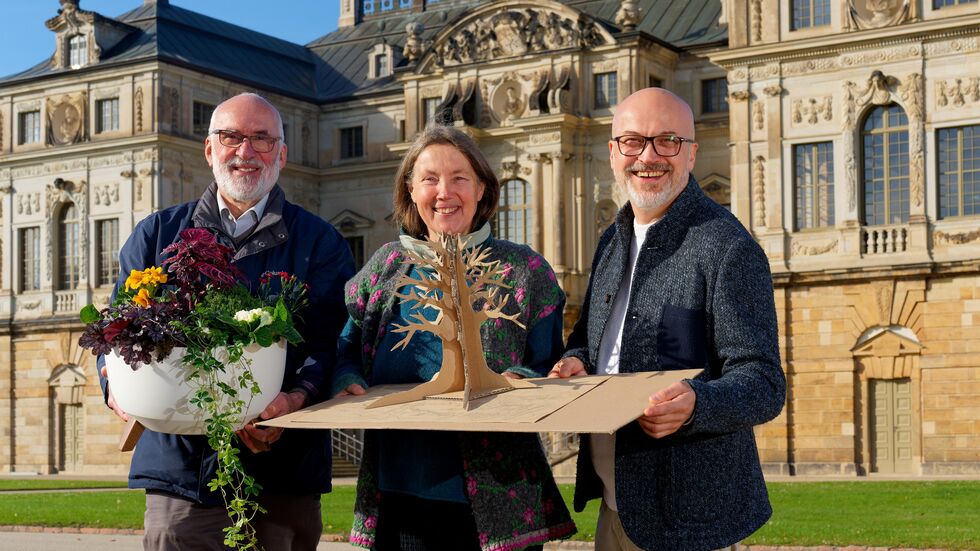 Pflanzenkoordinator Stephan Wartenberg, Grafikdesignerin Bea Berthold und Veranstalter Tobias Muschalek Pflanzenkoordinator Stephan Wartenberg, Grafikdesignerin Bea Berthold und Veranstalter Tobias Muschalek