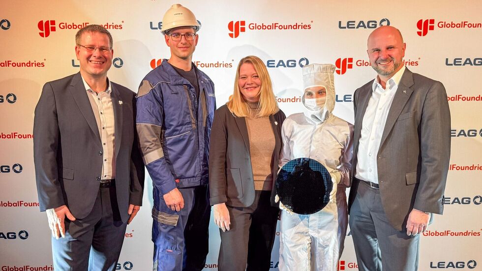 (v.l.n.r.: Frank Jakubowski, Senior Director Manufacturing Operations bei GF; Richard Masula (LEAG); Nancy Stadel, Director HR Management bei GF; Henriette Fischer (GF); Jörg Waniek, Personalvorstand der LEAG.