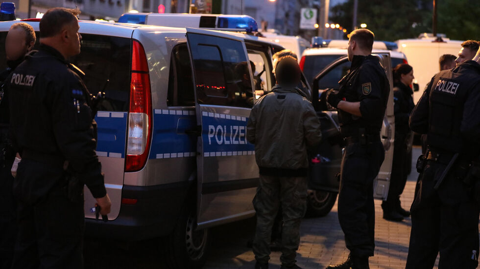 Vor der Scheune ist ein Mann ausgeraubt und schwer verletzt worden. (Symbolbild: T. Plunert) Vor der Scheune ist ein Mann ausgeraubt und schwer verletzt worden. (Symbolbild: T. Plunert)