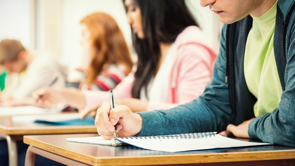 Durch TSMC, Bosch, Infineon und Co. kommen viele Fachkräfte und ihre Familien aus dem Ausland. Dresden will den Kindern optimale Schulvoraussetzungen bieten. (Symbolbild)