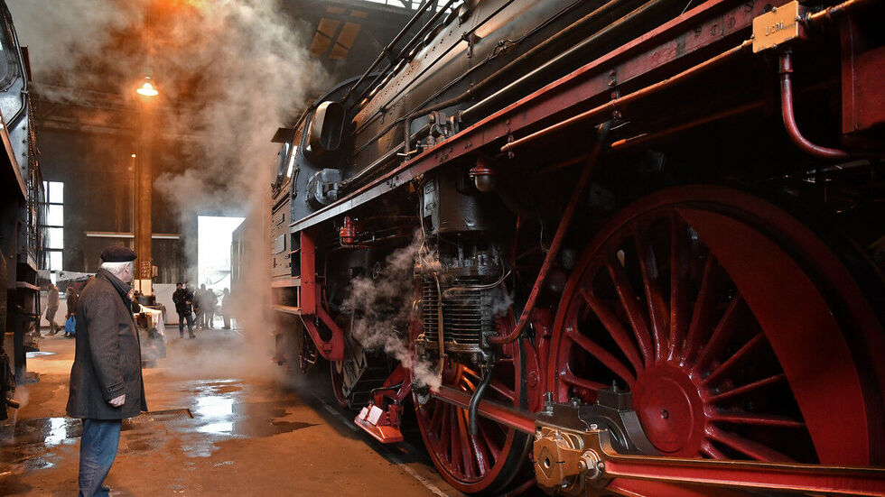 In Dresden gibt es am Wochenende wieder ordentlich Dampf: Das 14. Dampfloktreffen wird gefeiert. (Archivbild)