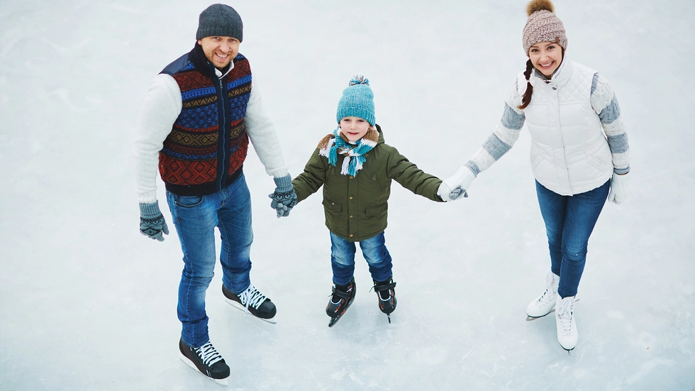 Ob mit Freunden, Familie oder allein: Die Joynext-Arena lädt zum Finale beim Eislaufen. (Symbolbild) Ob mit Freunden, Familie oder allein: Die Joynext-Arena lädt zum Finale beim Eislaufen. (Symbolbild)