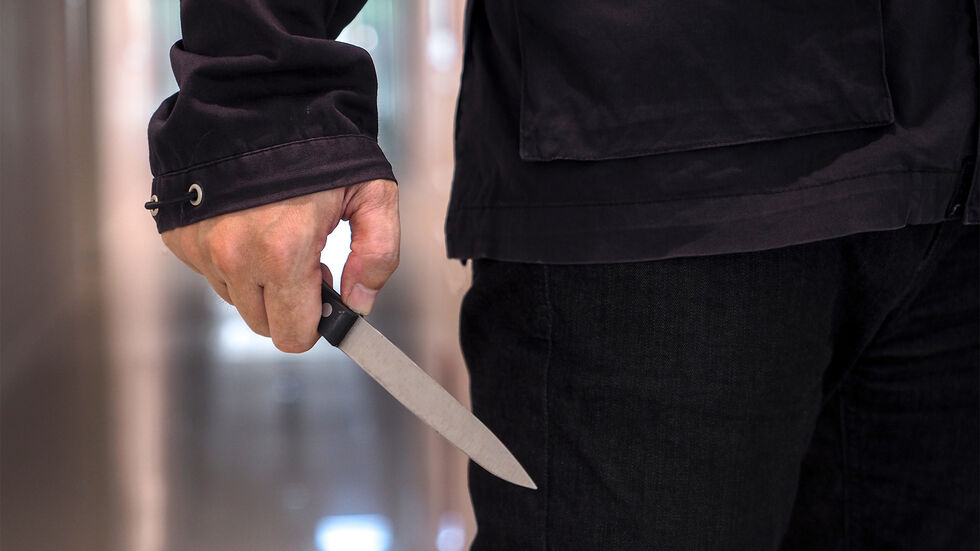 Ein 11-Jähriger wurde in Klotzsche von einem Jugendlichen mit einem Messer bedroht. (Symbolbild) Ein 11-Jähriger wurde in Klotzsche von einem Jugendlichen mit einem Messer bedroht. (Symbolbild)