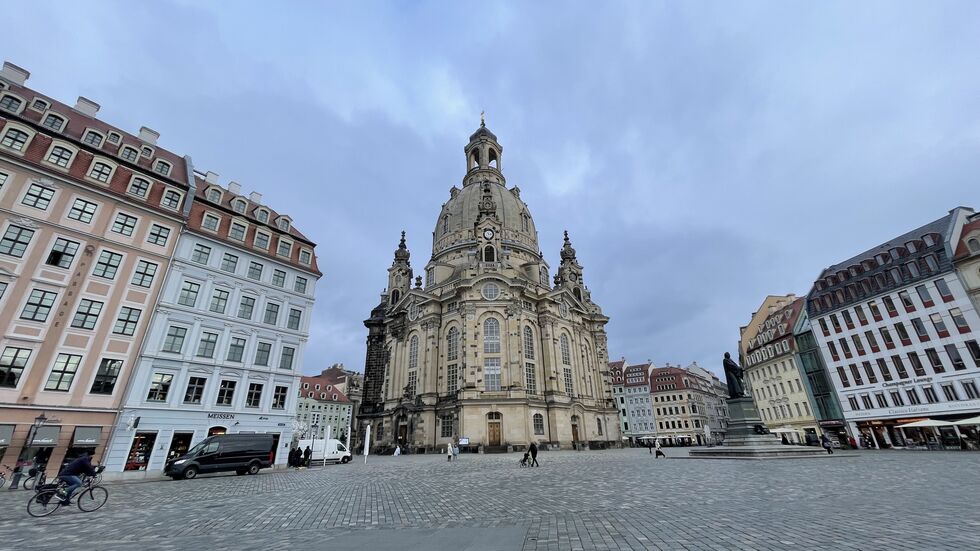 Auf dem Neumarkt soll wieder das Hotel "Stadt Rom" stehen. Auf dem Neumarkt soll wieder das Hotel "Stadt Rom" stehen.