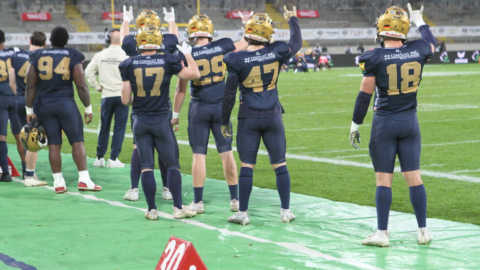 Monarchs bejubeln die Halbzeitführung #GFLBowl2025